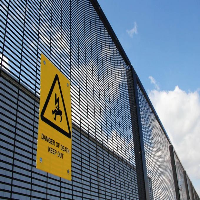 neueste Unternehmensnachrichten &uuml;ber 358 Sicherheitszaun, transparenter Vu-Draht-Y-Pfostenzaun f&uuml;r den Flughafen  1